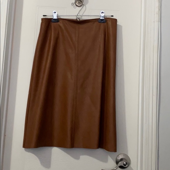 Gorgeous vegan leather skirt - new without tags - Picture 2 of 2
